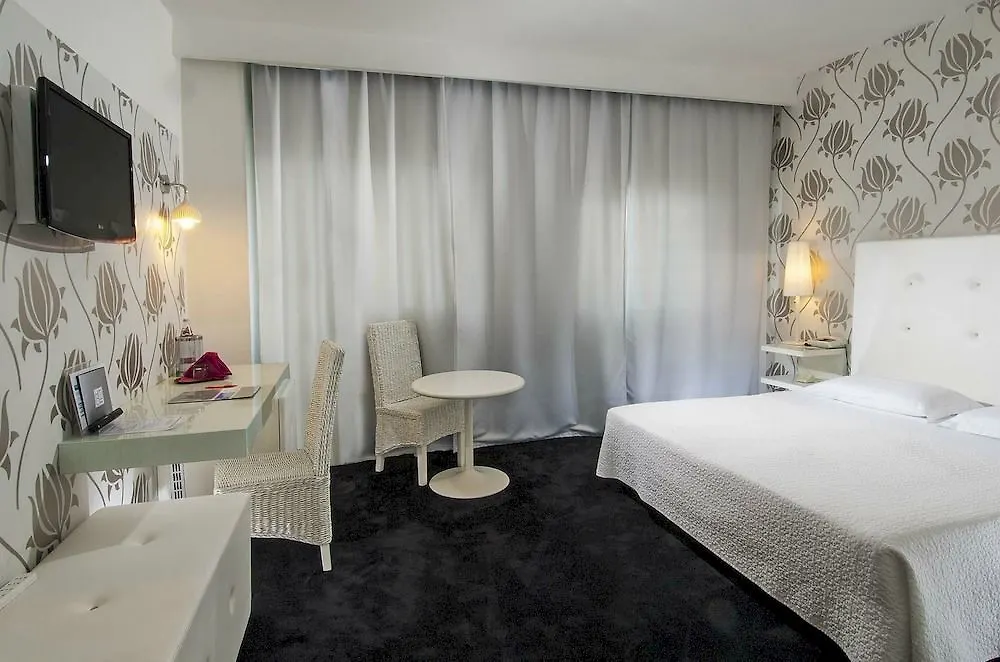 Hotel Mediterraneo Riccione Italie