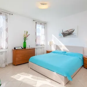 Convenient In Venise
